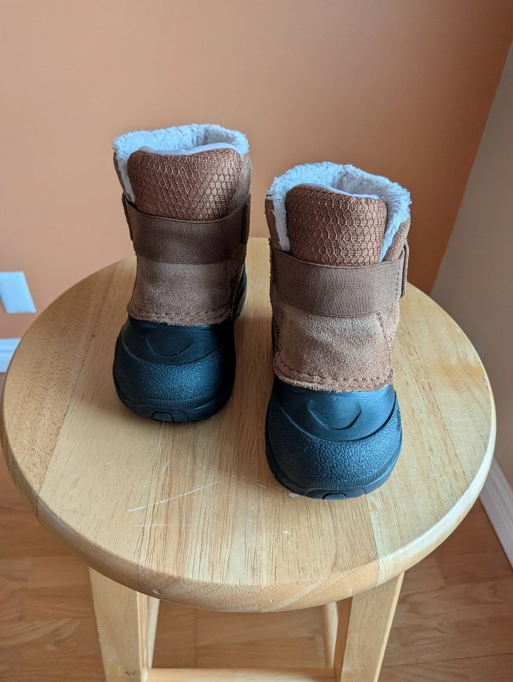 The North Face Brown Boots with Faux Fur Lining size 7 Toddler waterproof
